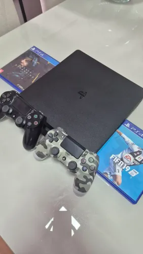 Ps4 slim 1 tera 2 controles muito novo