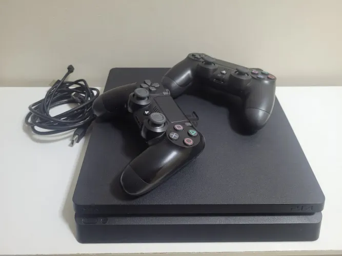 Playstation 4 Slim Memória 1TB Completo (Aceito Cartão)