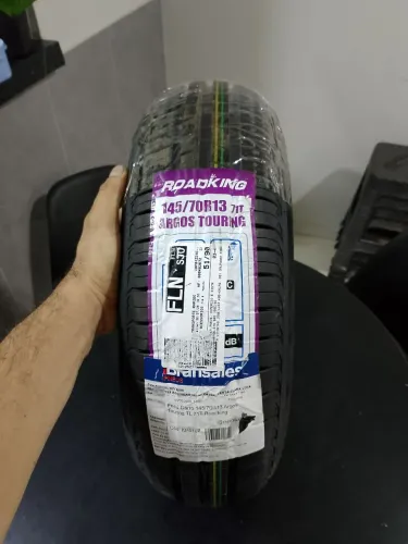Pneu 145/70/14 nunca usado.