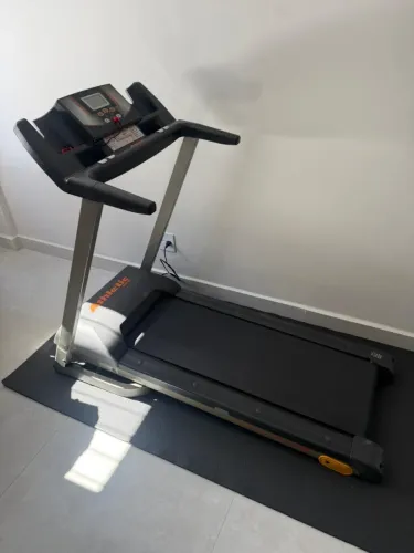 Esteira Athletic seminova