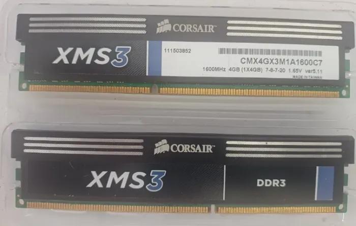 MEMORIAS DDR3- R$ 100,00 COSAIR COM DISSIPADOR, PERFEITO ESTADO