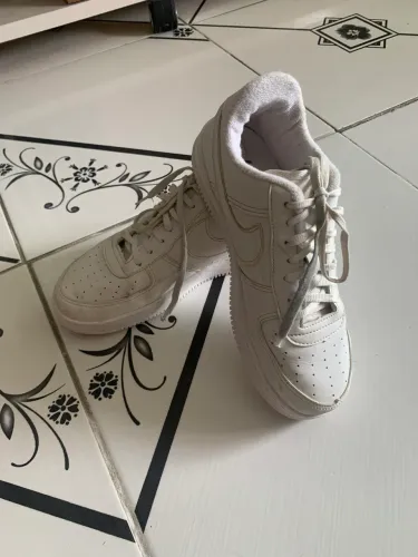 Vendo tênis branco