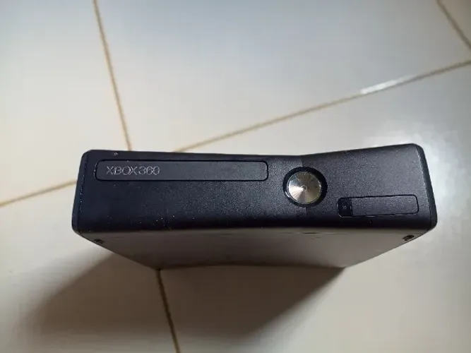 Xbox 360 defeito:placa mãe luz vermelha 0101 brinde :fonte valor:300 modelo slim 
