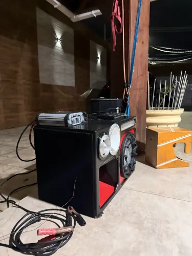 Caixa estilo bob pouca usada, aceito propostas
