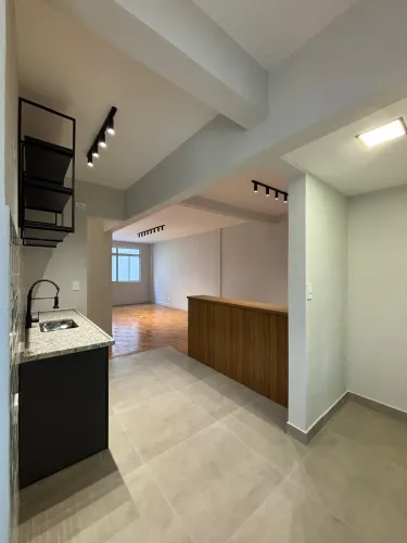 Apartamento à Venda Rua Teodoro Sampaio, Pinheiros/SP