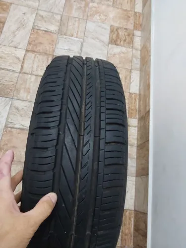 Pneu aro 14 175 70 Goodyear com roda