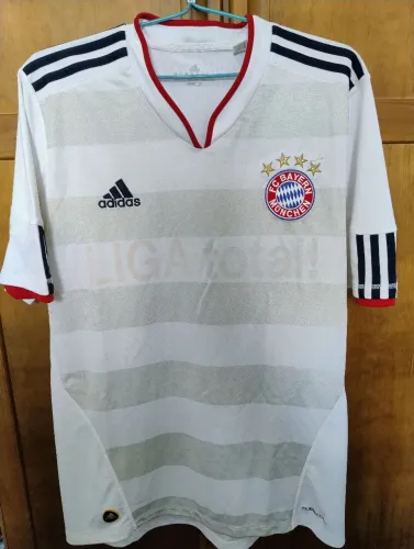 Camisa Bayern away original adidas 2010 - Tamanho  M - Tecido impecável em bom estado
