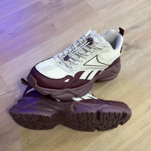 Reebok charge run 42