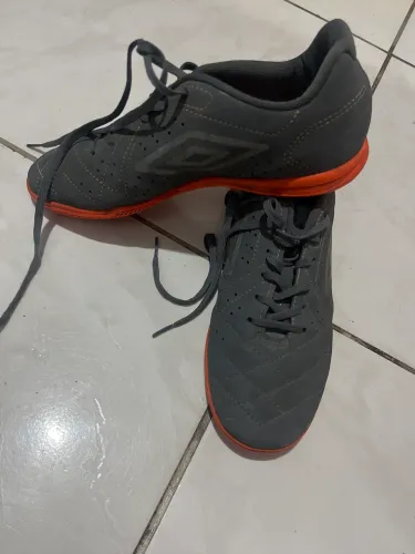 umbro neo strike