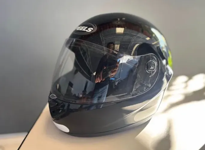 Vendo capacete PEELS, impecável