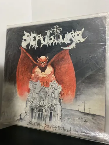 SEPULTURA / OVERDOSE - Bestial Devastation / Século XX Split LP Nacional Selo Vermelho