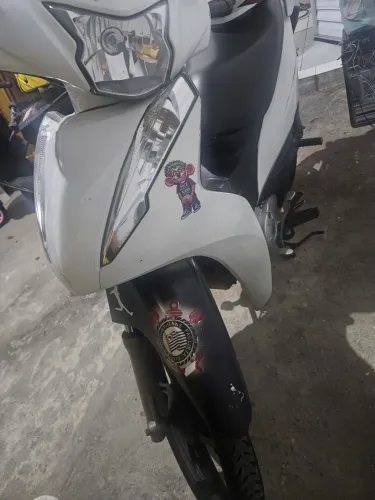 Vendo Honda Biz 110i, ano 2018, econômica, confortável e ideal para o dia a dia!