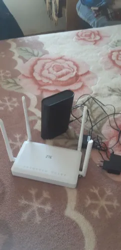 Modem e roteador Wi-Fi com 4 antenas ZTE