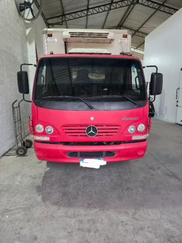 915 Baú Refrigerado