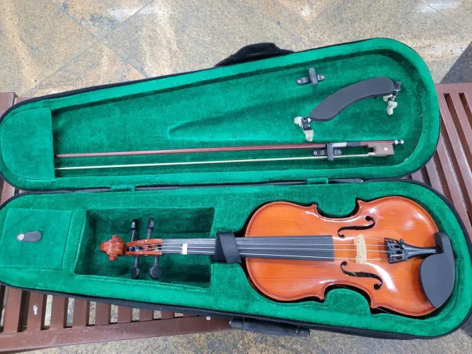 Violino Giannini GIV 1/2 com espaleira.