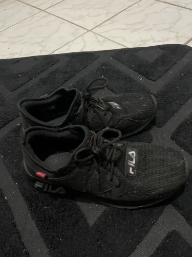 Tênis fila preto