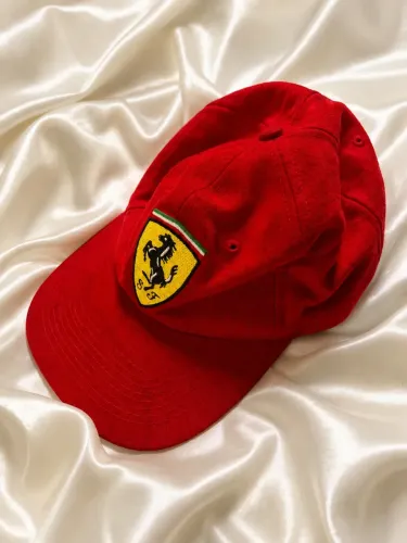 BONÉ ORIGINAL FERRARI ANO 96 
