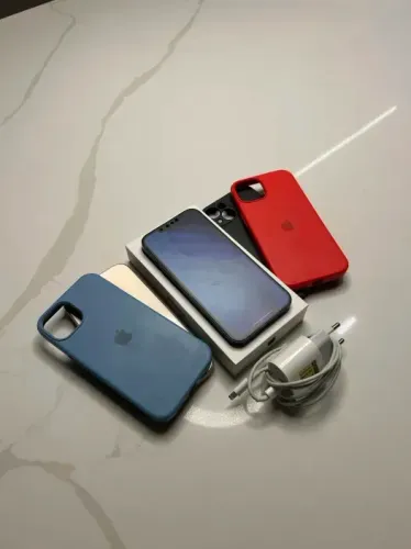 iPhone 13 128GB Meia-Noite ? Impecável, com Caixa, 4 Capinhas e Carregador Original Apple