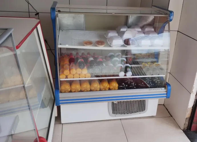 Balcão refrigerado em perfeito estado