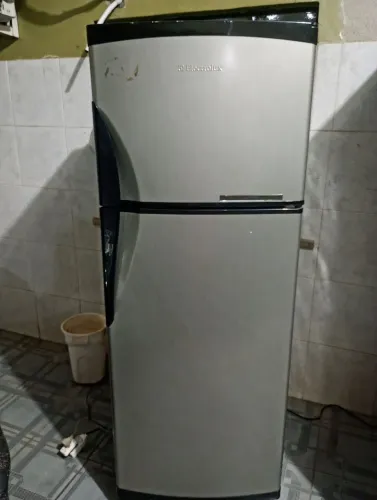 Geladeira Electrolux frosfree 389 litros 