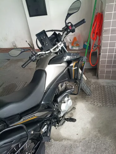 Moto de garagem. 