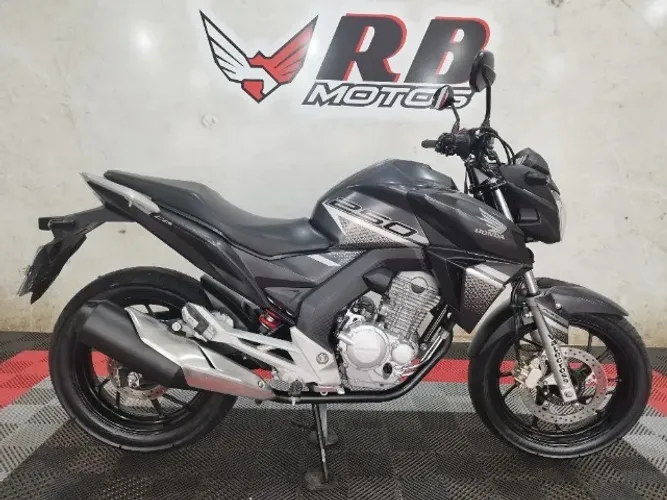 CB 250 F Twister Abs 2022 Cinza Segundo Dono com incríveis 19.000 Km ( igual a Zero )