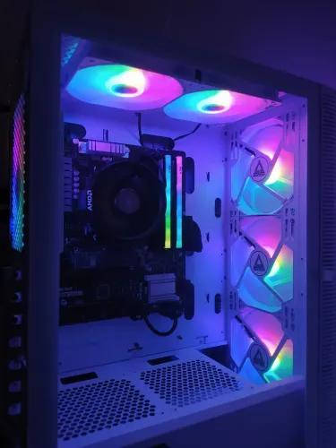 PC Gamer Ryzen 5 5600GT With Radeon Graphics SSD 500GB/16GB RAM
