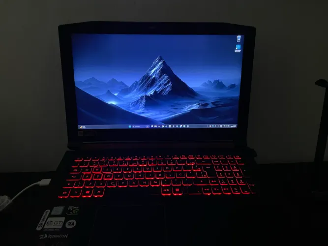 Acer Nitro 5 AN515-51, i7-7700HQ, GTX 1050 4 GB