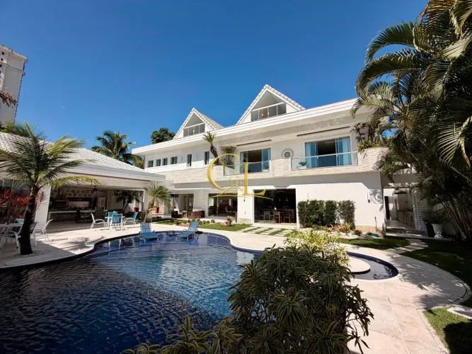 Casa no condomínio Malibu com 1.040 m²  05 suítes  área de lazer completa.