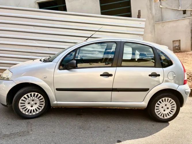Citroen C3 GLX 1.4/ GLX Sonora 1.4 Flex 8V 5P 2011