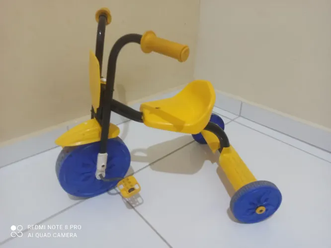 Triciclo infantil