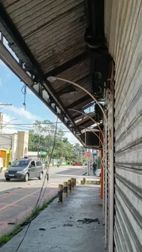 Aluga se um pequeno espaço, para a pessoa q quer trabalhar c cílios