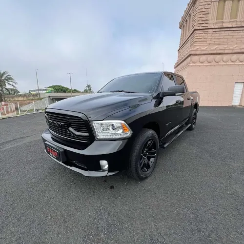Ram Classic Laramie Night Edition 5.7 V8 16V Gasolina 4X4 Aut. 2023
