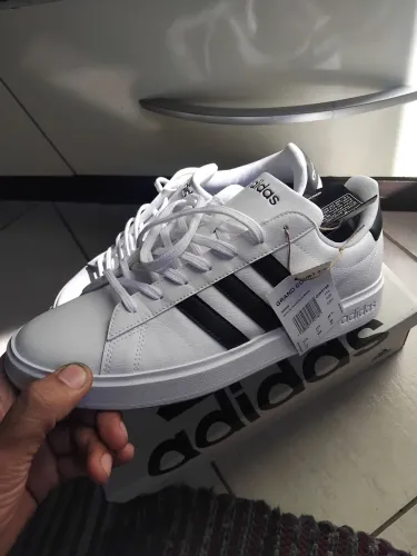 Tenis adidas 44