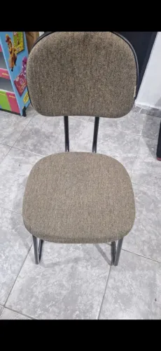 Cadeira de plástico resistente