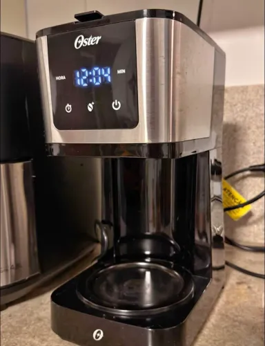Cafeteria Oster - Painel digital com timer programável