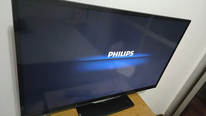 Vendo Televisão 46" Philips 