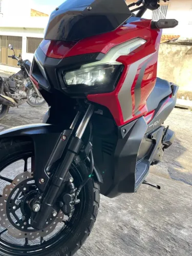 Honda Adv em estado de nova