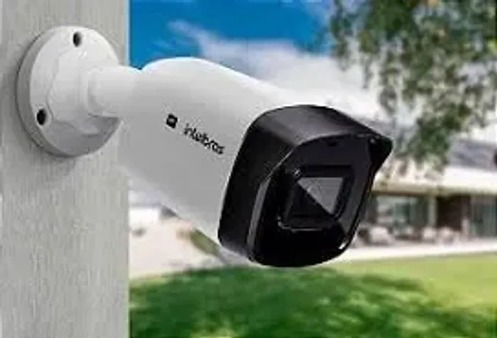 Instalação e manutenção, câmeras, alarme, motor de portão, cerca elétrica e interfone.