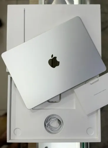 Macbook air m5 13 polegadas 16gb / 512gb garantia 09/04/2027, bateria 100% ( 16 / 512 )