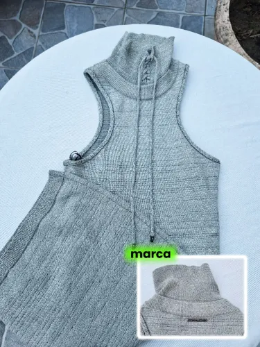 Vestido cinza com gola alta john john - moderno e estiloso