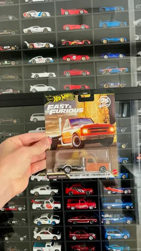 Hot Wheels Premium - Chevy C10 Custom Velozes e Furiosos