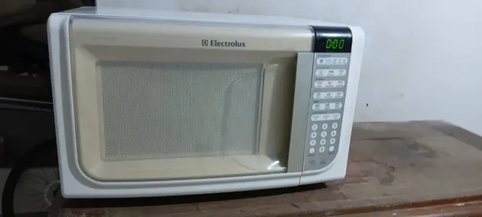Microondas eletrolux 31 litros