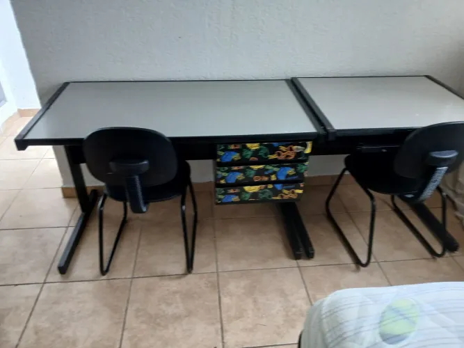 MESAS + 2 CADEIRAS (trabalho / estudo)