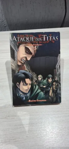 manga de attack on titan( usando em bom estado )