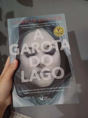A garota do lago
