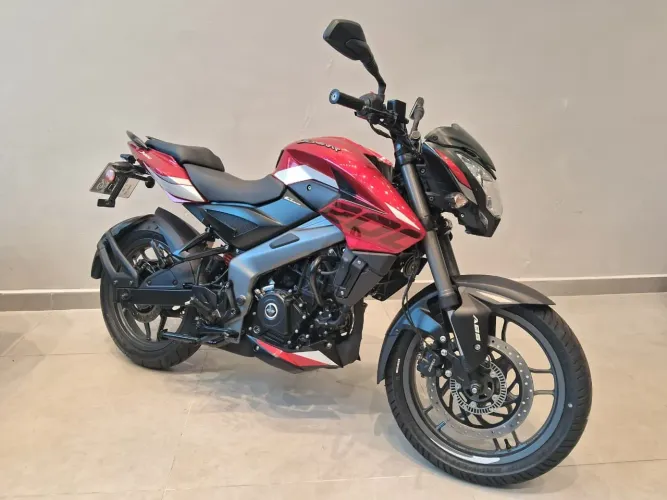 Bajaj DOMINAR 200