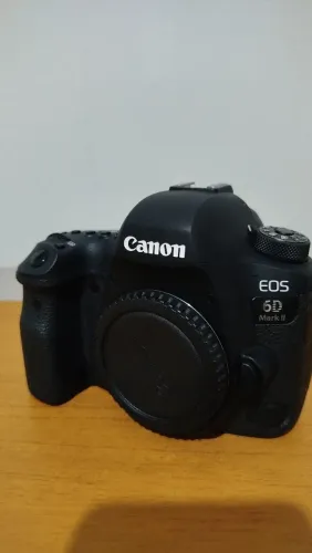Canon 6D Mark II 