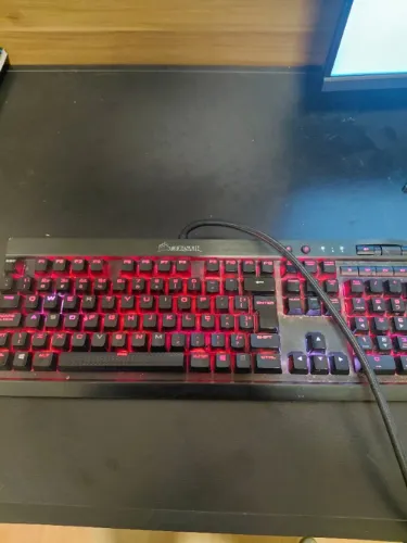 Teclado Corsair K70 usado Switch Vermelho