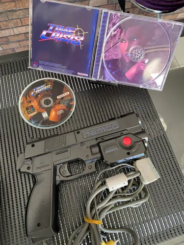 Pistola Guncon Namco Preta + Jogo Time Crisis PS1